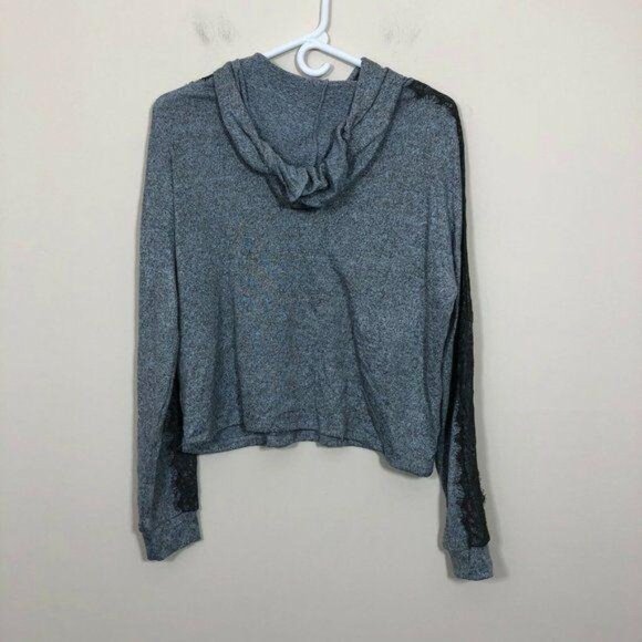 Ultra Flirt Size M Celestial Heather Gray Lace Trimmed Sleeve Pullover Hoodie - Picture 2 of 5